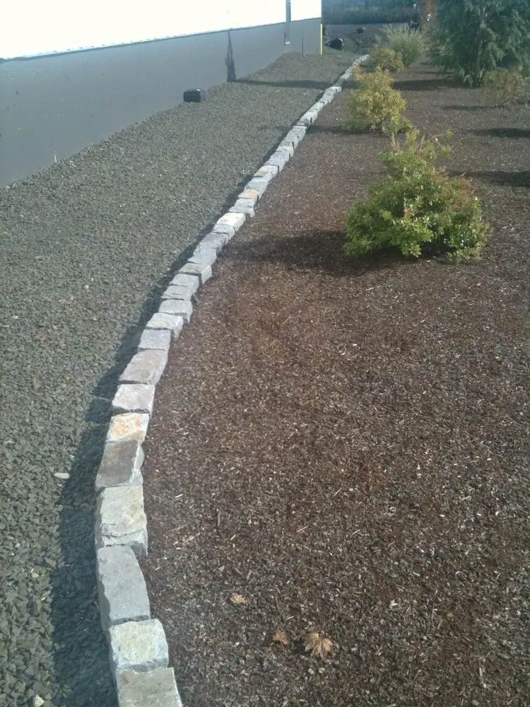 Ledgestone edging