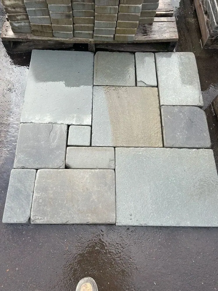 4' x 4' Tumbled Bluestone pattern