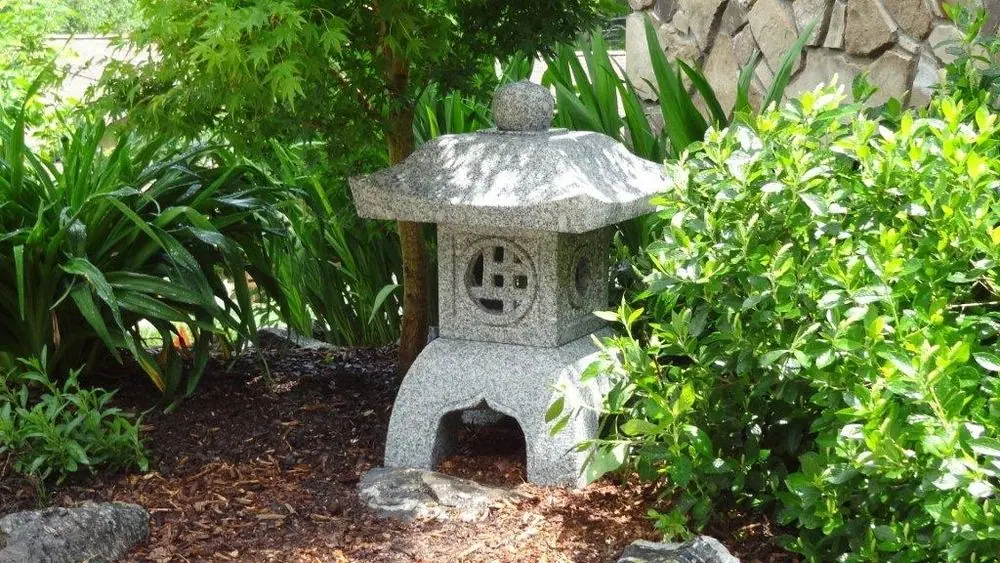 Oki Doro snow lantern of Sue W.