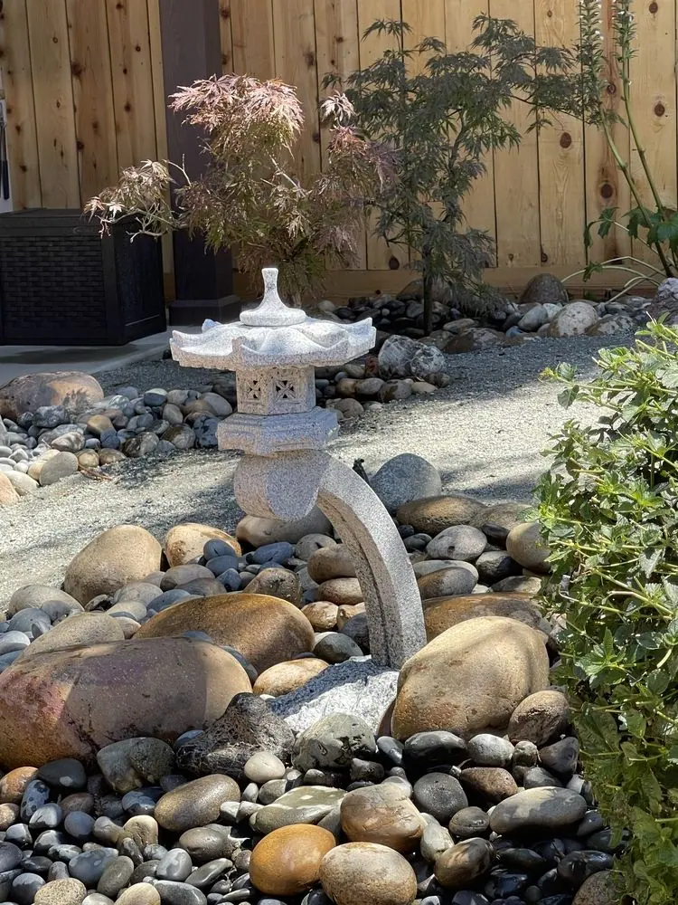 Albanese garden