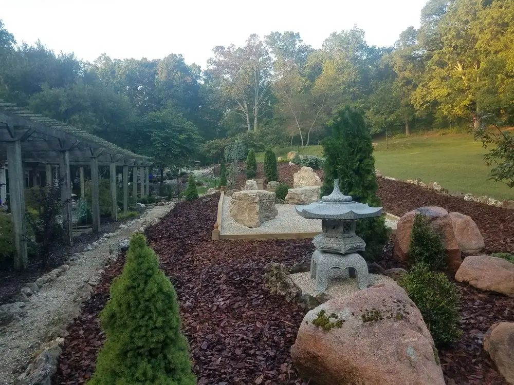 Brad Racen garden, Sunrise Beach, MO
