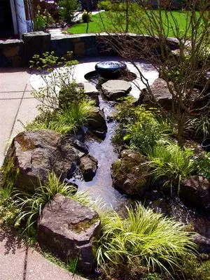 Water feature by Daichi Landscape