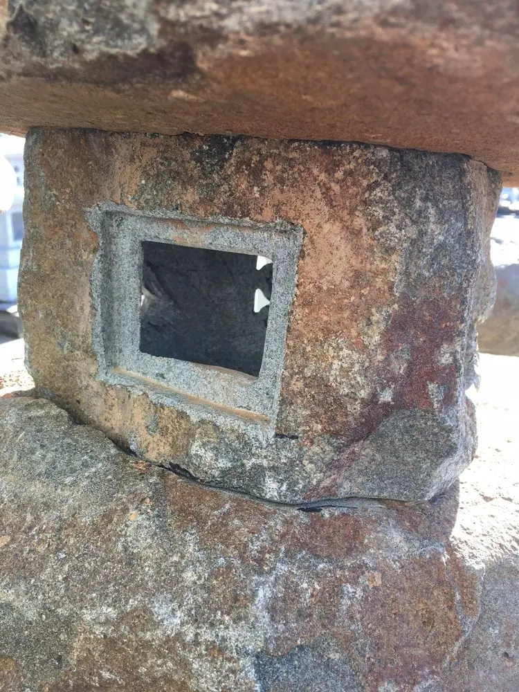 Square window in back